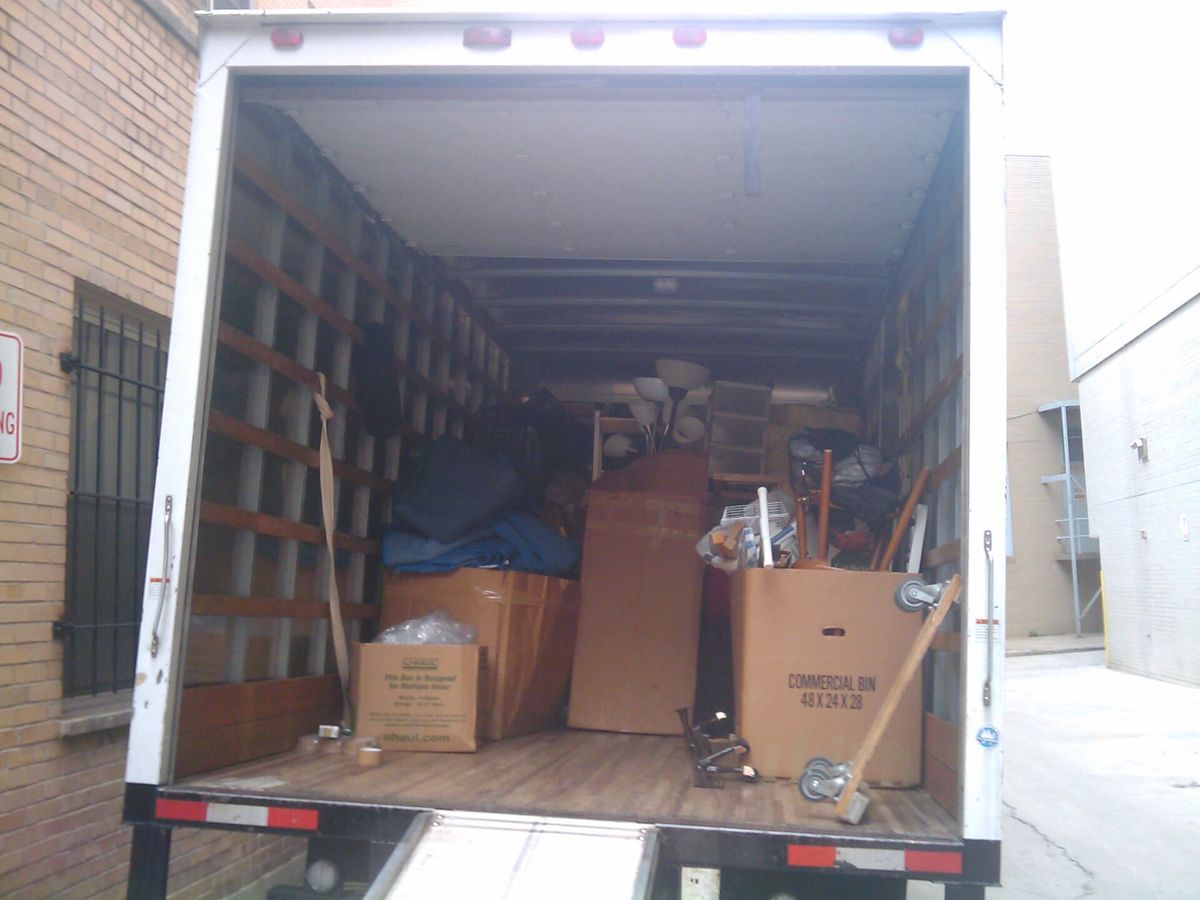 An Overview of Moving Companies and Their Use of Moving Boxes